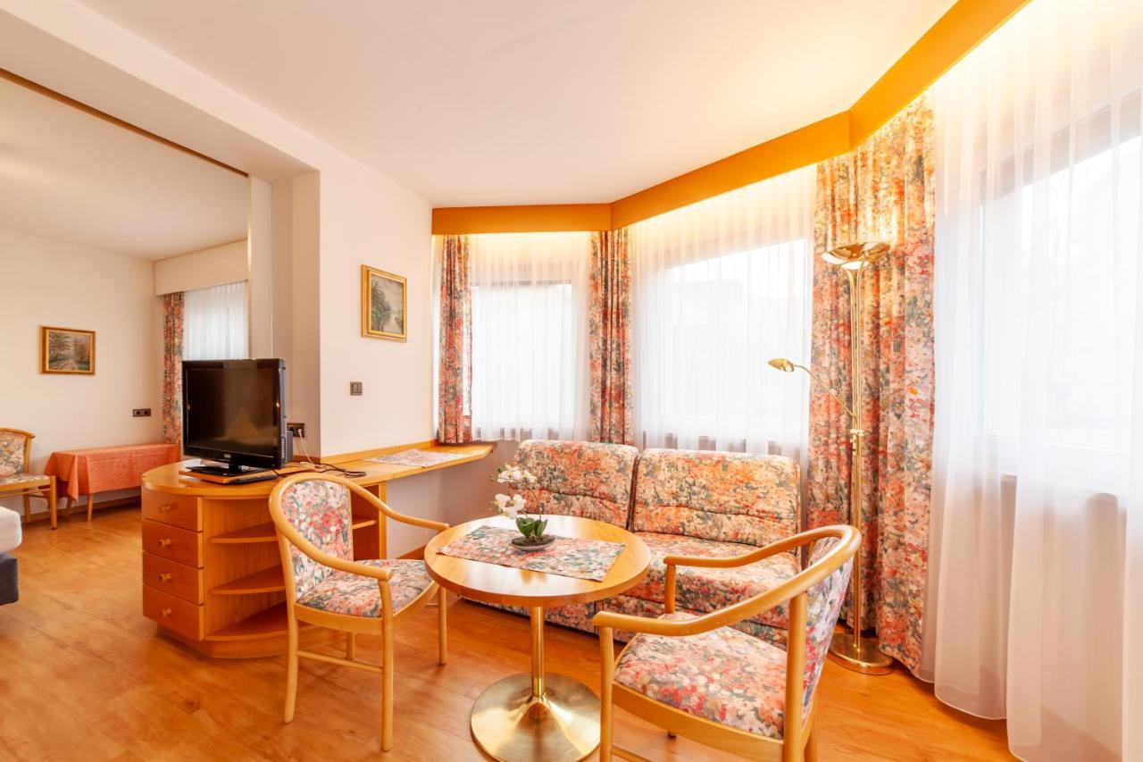 Fruehstuecks-Hotel Olympia Tirolo Exteriör bild