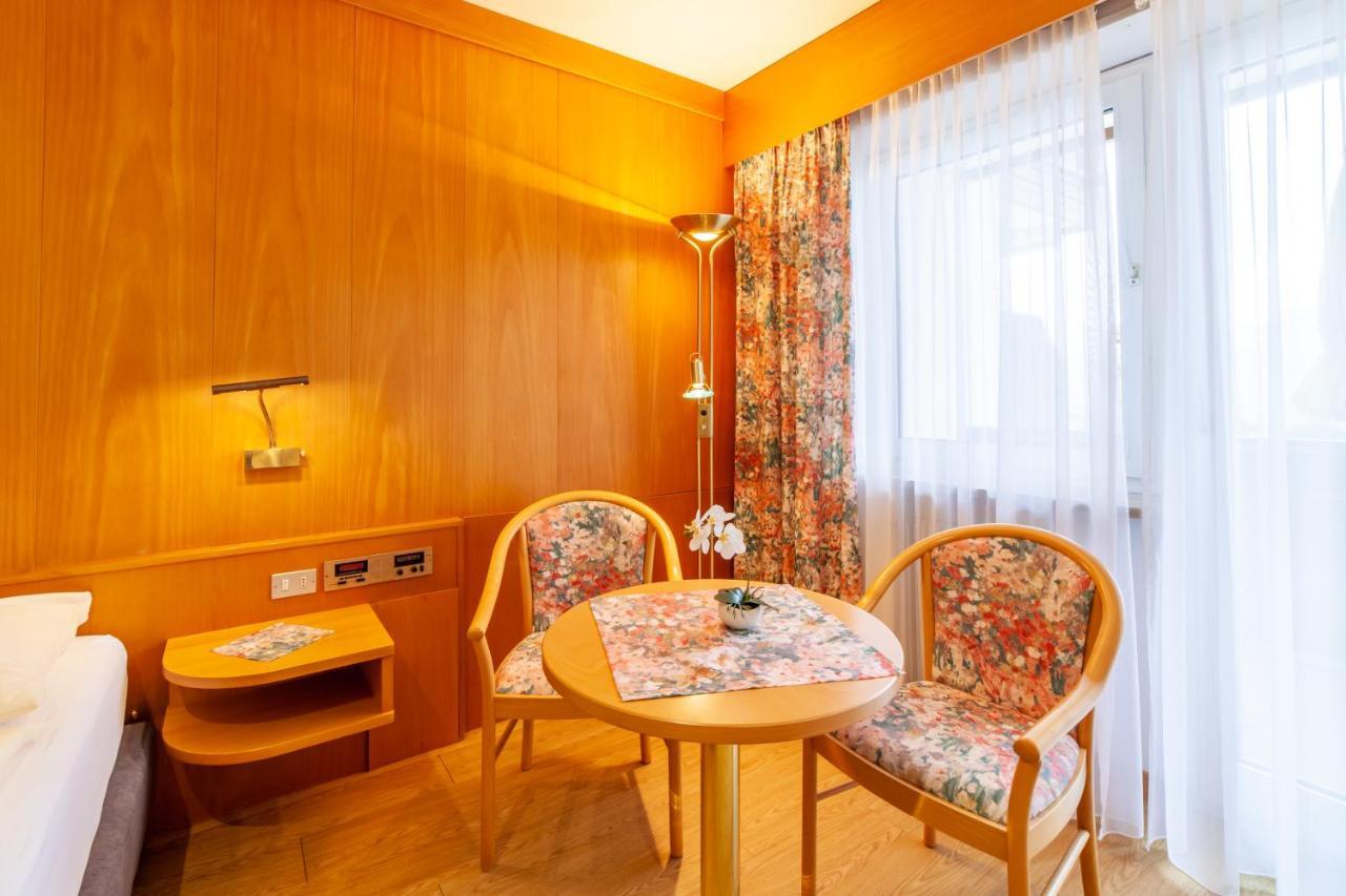 Fruehstuecks-Hotel Olympia Tirolo Exteriör bild