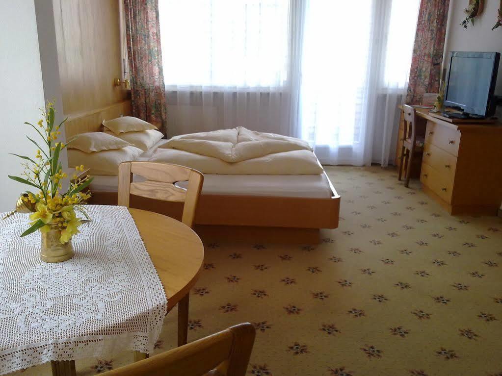 Fruehstuecks-Hotel Olympia Tirolo Exteriör bild
